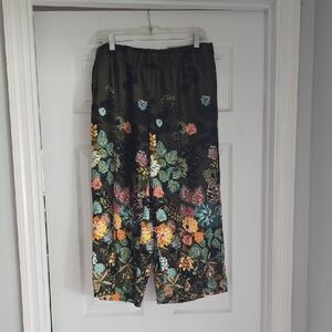 LOFT Black Floral Womens Crop Pants